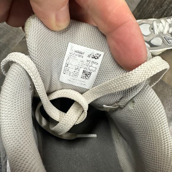 New Balance 9060 Men’s Grey Sneakers U9060GY – Size 5.5 - Picture 12 of 16